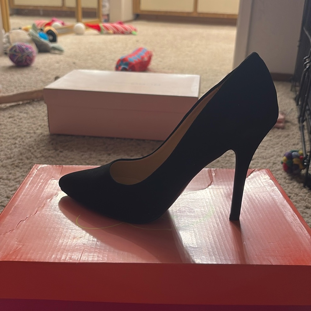 A cute simply heel